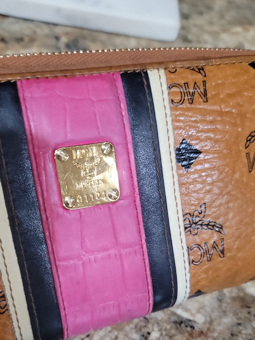 MCM Multicolor Visetos Coated Canvas and Leather Zip Around Wallet - Picture 4 of 8